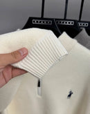 Pulôver Masculino de Inverno com Zíper Frontal — Malha Espessa, Bordado Fino e Acabamento Premium