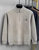 Pulôver Masculino de Inverno com Zíper Frontal — Malha Espessa, Bordado Fino e Acabamento Premium