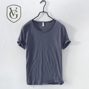 Camiseta Masculina Slim Fit em Algodão Puro — Edição Monocromática com Acabamento Raw Edge e Linha Essencial