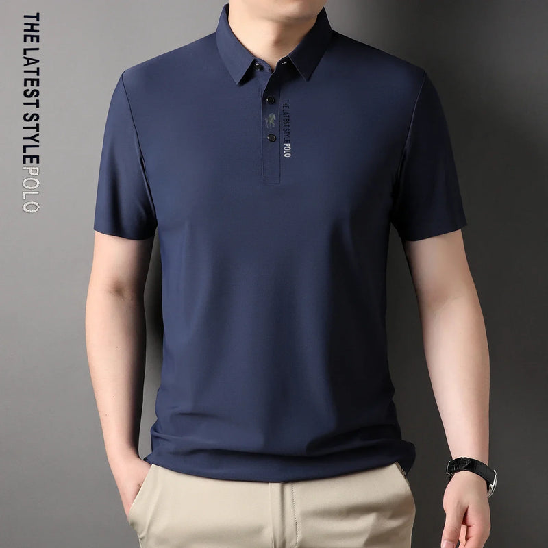 Polo Masculina em Seda Gelada com Bordado Fino — Lapela Estruturada, Elasticidade Confortável e Design Contemporâneo