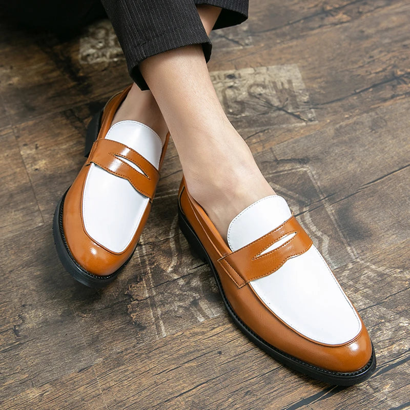Mocassim Masculino em Couro | Bicolor Preto e Branco | Estilo Clássico com Solado Robusto e Acabamento Premium