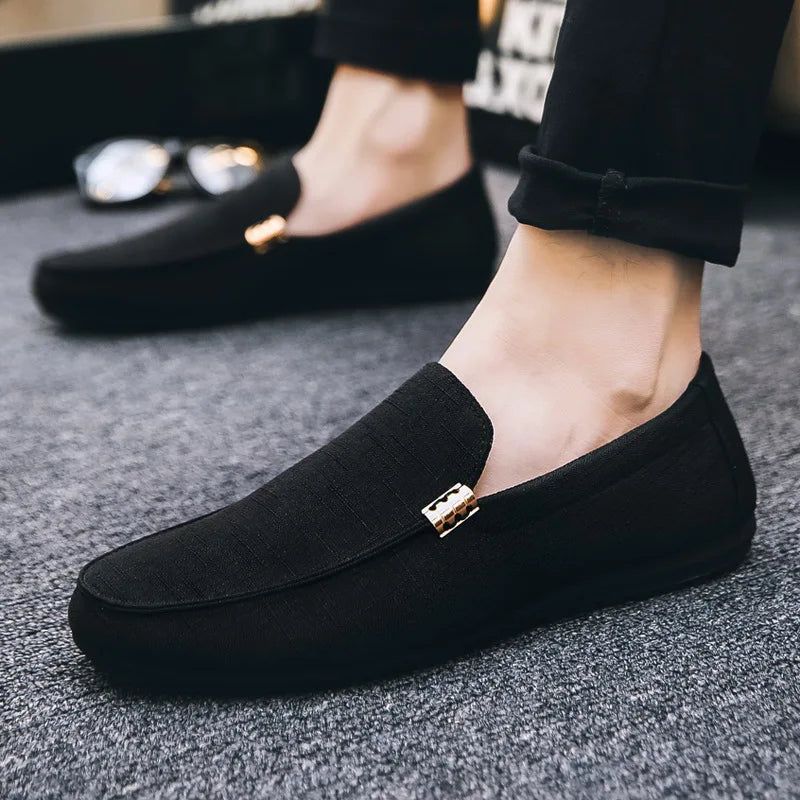 Mocassim Masculino em Lona – Conforto Atemporal e Linha Impecável