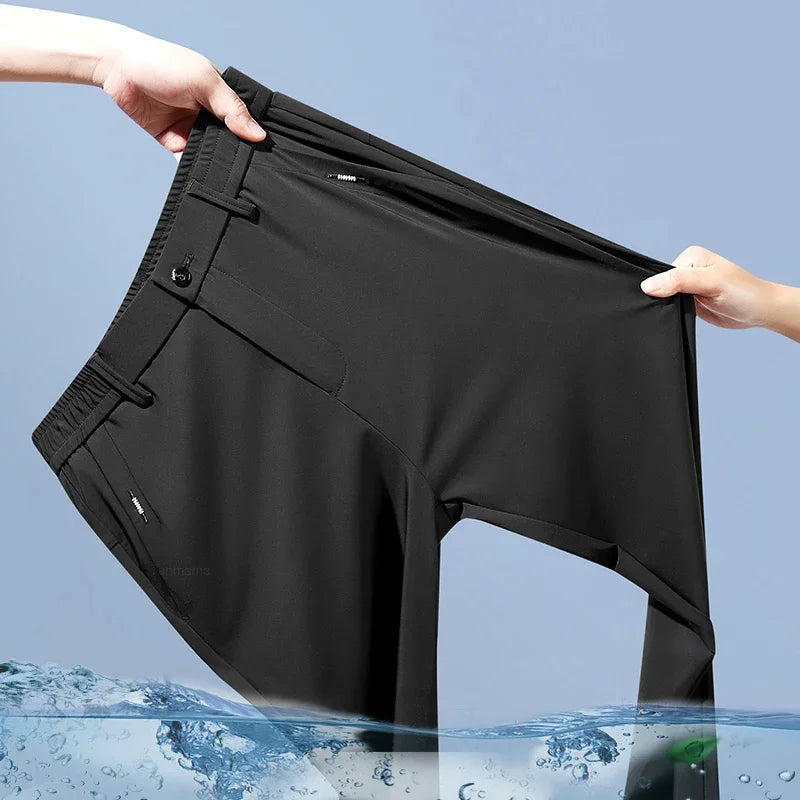 Calça Masculina Slim Fit em Seda Gelada — Ultra Leve, Secagem Rápida e Corte Reto para Verão