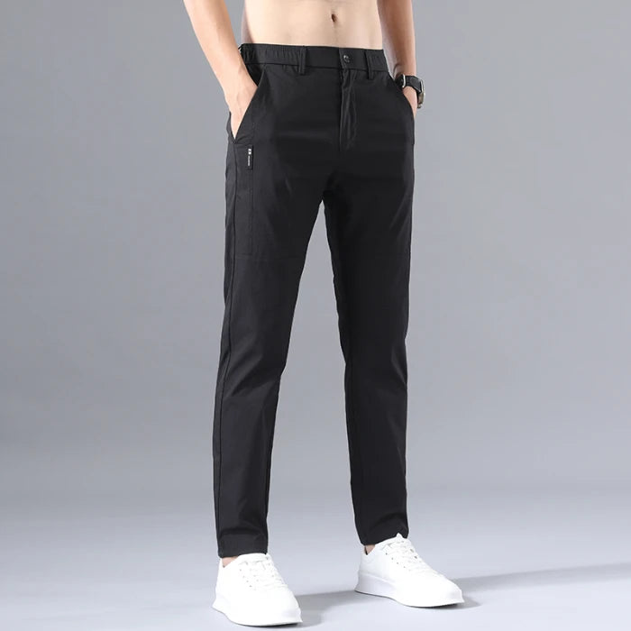Calça Masculina Slim Fit 2025 — Chino Clássica com Elasticidade, Corte Coreano e Tecidos Leves para Verão