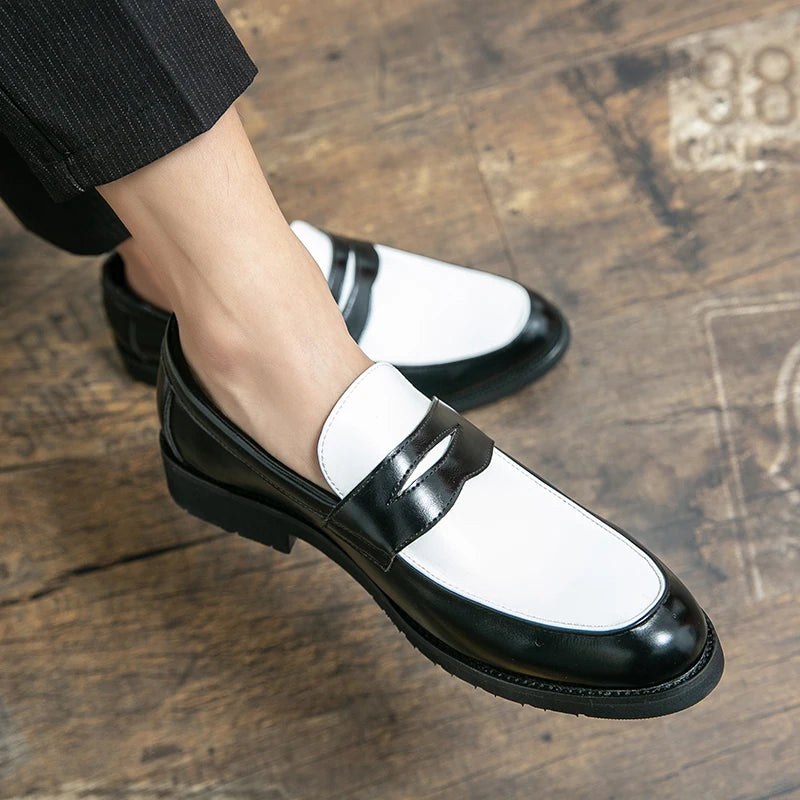 Mocassim Masculino em Couro | Bicolor Preto e Branco | Estilo Clássico com Solado Robusto e Acabamento Premium