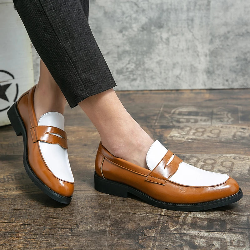 Mocassim Masculino em Couro | Bicolor Preto e Branco | Estilo Clássico com Solado Robusto e Acabamento Premium