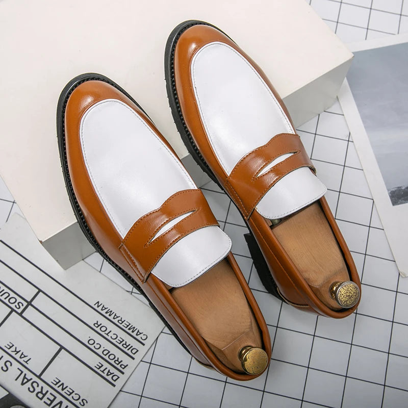 Mocassim Masculino em Couro | Bicolor Preto e Branco | Estilo Clássico com Solado Robusto e Acabamento Premium