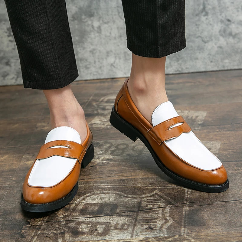 Mocassim Masculino em Couro | Bicolor Preto e Branco | Estilo Clássico com Solado Robusto e Acabamento Premium